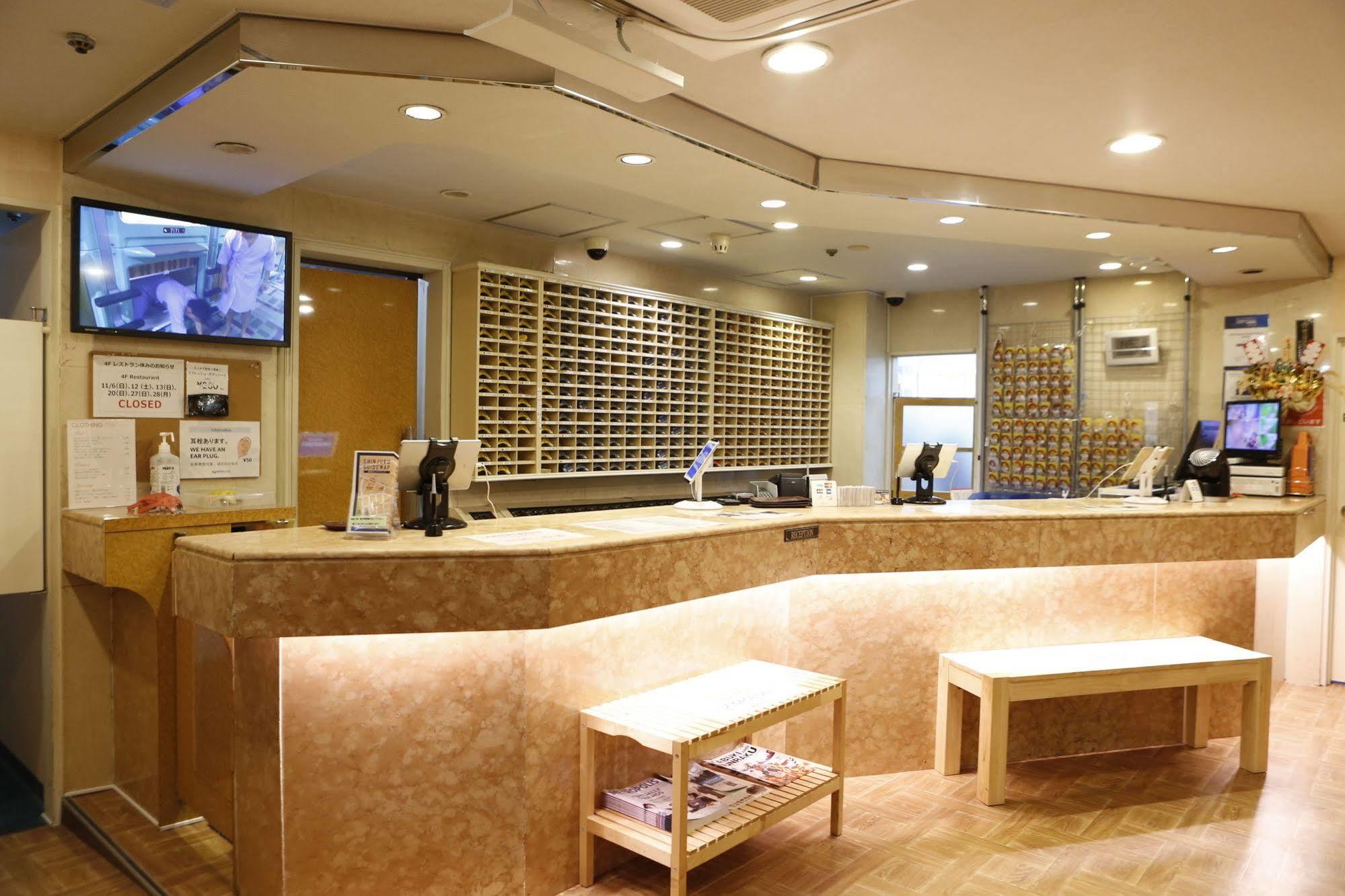 Shinjuku Kuyakusho-Mae Capsule Hotel Präfektur Tokio Exterior foto