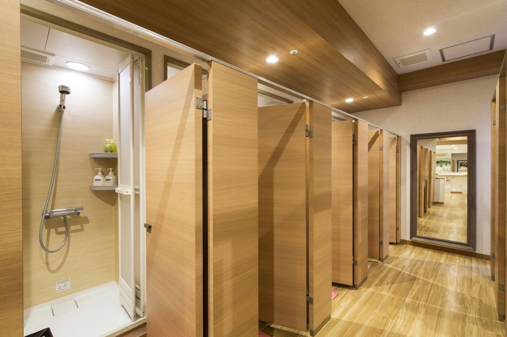 Shinjuku Kuyakusho-Mae Capsule Hotel Präfektur Tokio Exterior foto